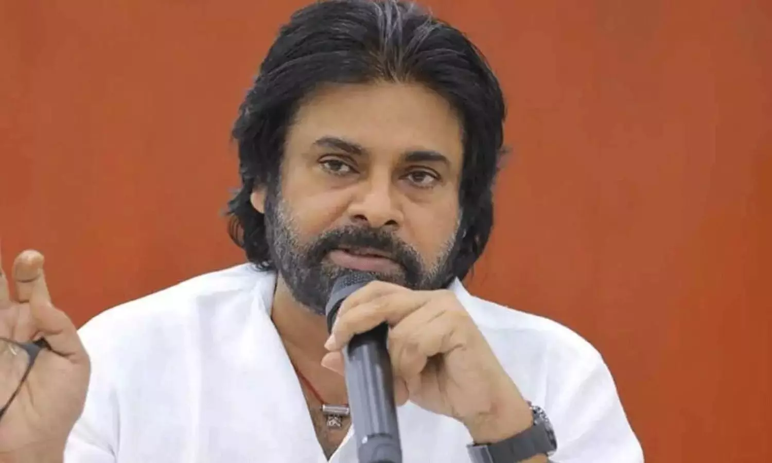 పవన్ ఇమేజ్: కనిపించని కదలిక..! పవన్ ఇమేజ్: కనిపించని కదలిక..!