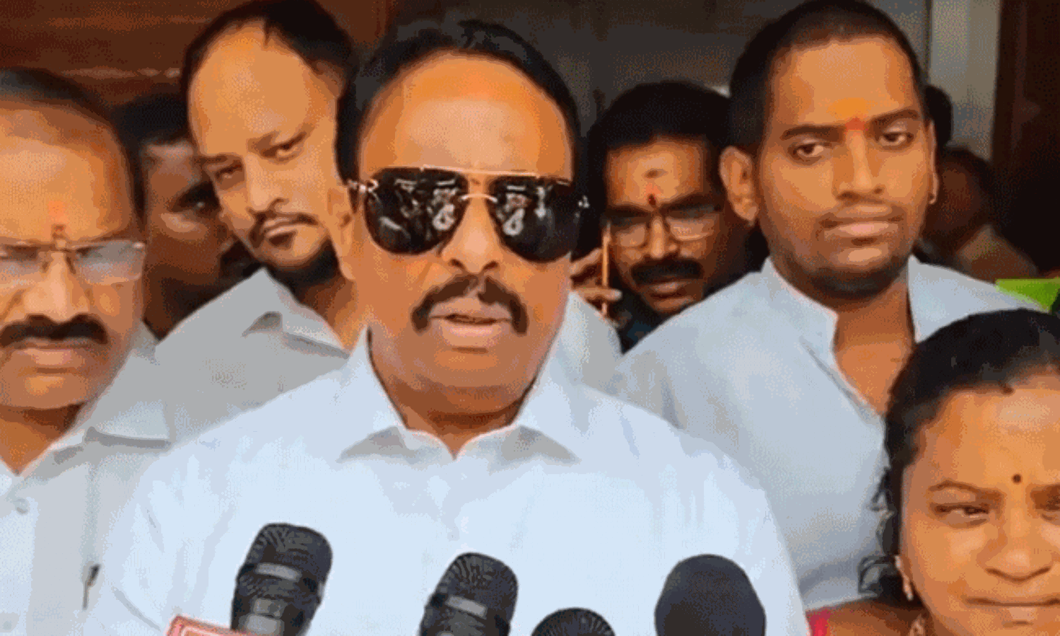 తెలంగాణ రాజకీయాల్లో మారుతున్న సమీకరణాలు