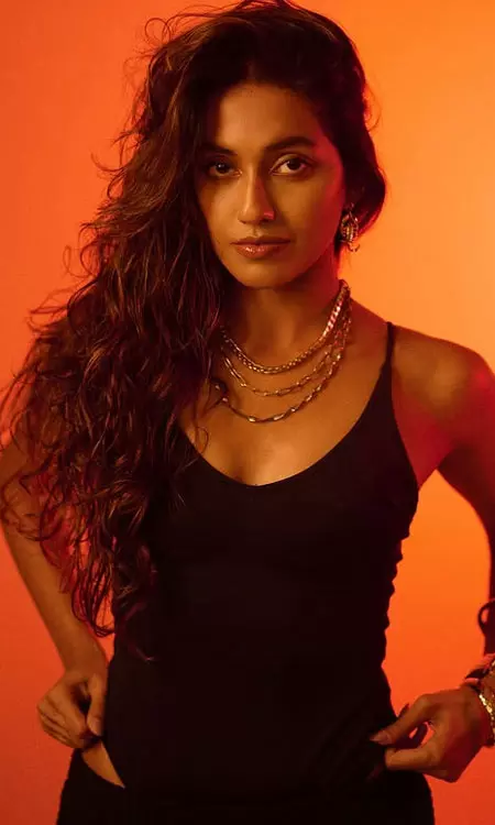 Rati Hulji Turns Heads in Timeless Black