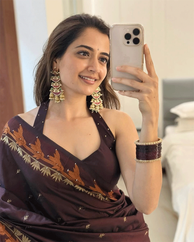 Ashika Ranganath Slays the Saree Look with Stunning Simplicity