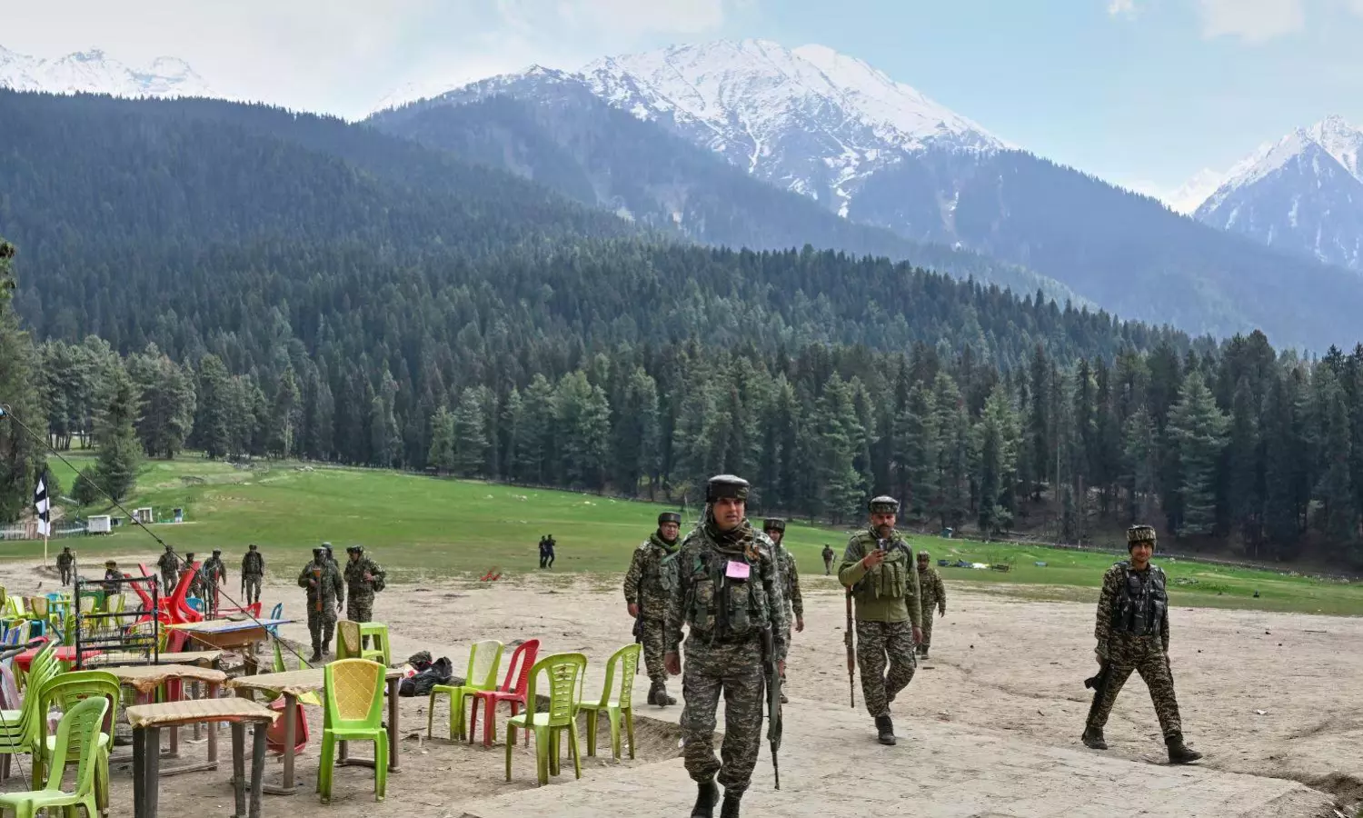 పాక్ ని ఒంటరిని చేసి కొట్టేలా... పక్కగా పావులు కదుపుతున్న భారత్! పాక్ ని ఒంటరిని చేసి కొట్టేలా... పక్కగా పావులు కదుపుతున్న భారత్!