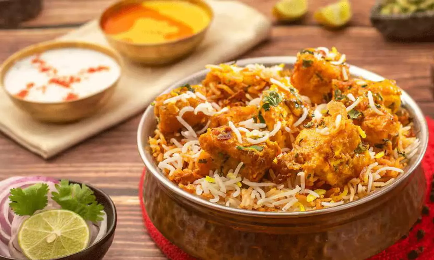 హైదరాబాద్ ఫ్యాన్స్‌కు షాక్.. స్విగ్గీ అవార్డ్స్‌లో బెస్ట్ బిర్యానీ ఎవరిదో తెలిస్తే ఆశ్చర్యపోతారు!