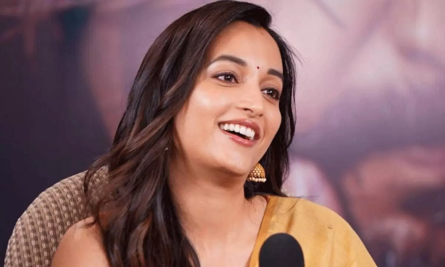 శ్రీనిధి క్యూట్ నెస్ కి మనోళ్లు పడిపోయారుగా..? శ్రీనిధి క్యూట్ నెస్ కి మనోళ్లు పడిపోయారుగా..?