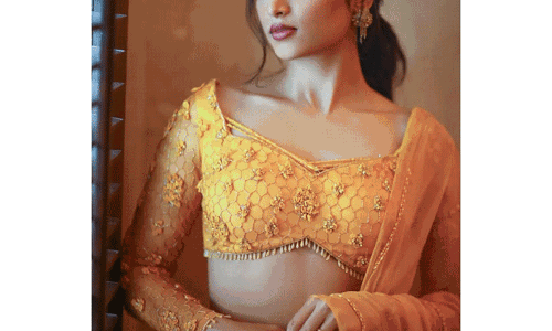 Srinidhi Shetty Looks Gorgeous in Sarees and Modern Dresses
