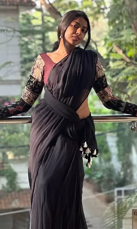 Shivani Rajasekhar stuns in saree as she shares graceful new photos