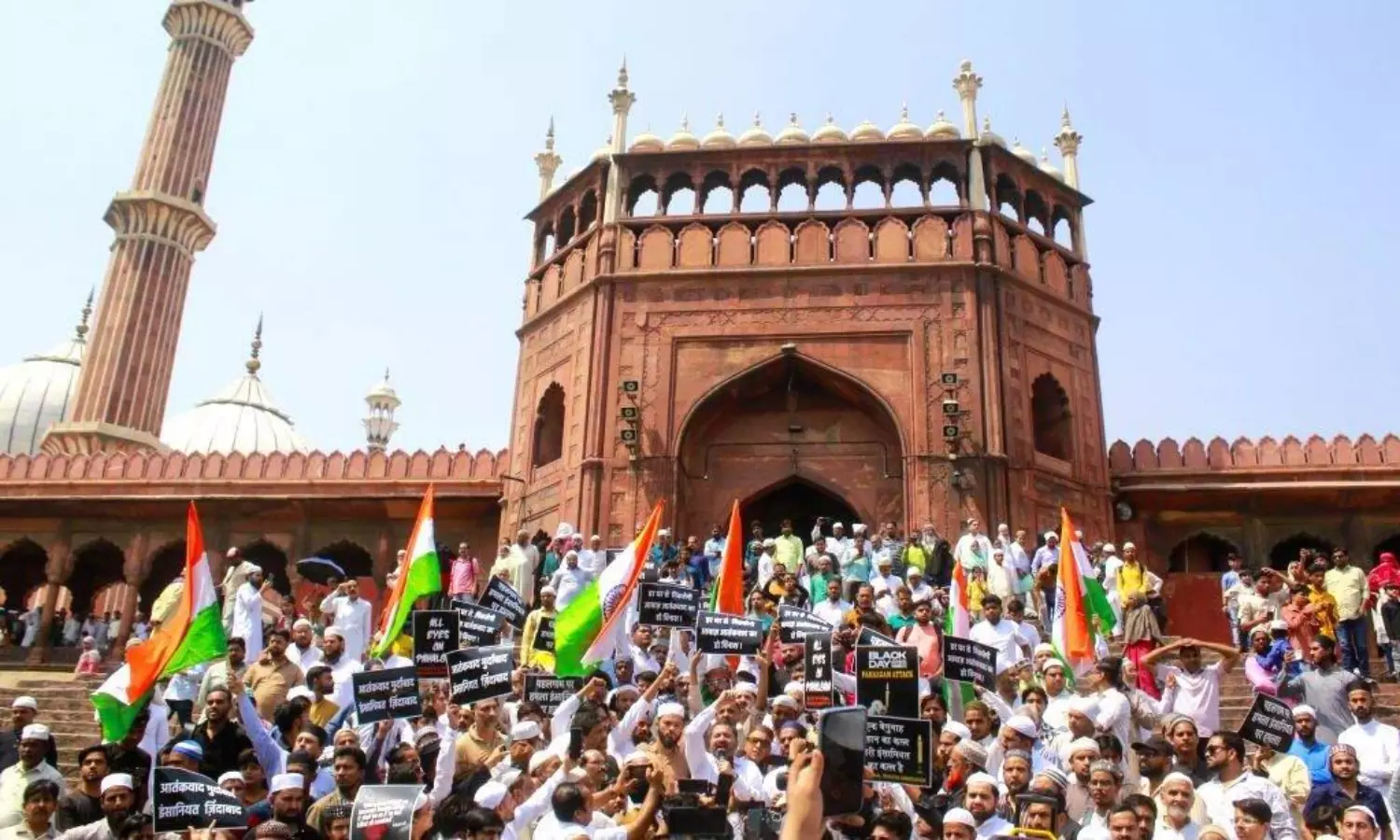 రోడ్ల మీదకు ముస్లింలు.. ఉగ్రదాడి పై ఆగ్రహం.. ఎంత భారీగా అంటే?