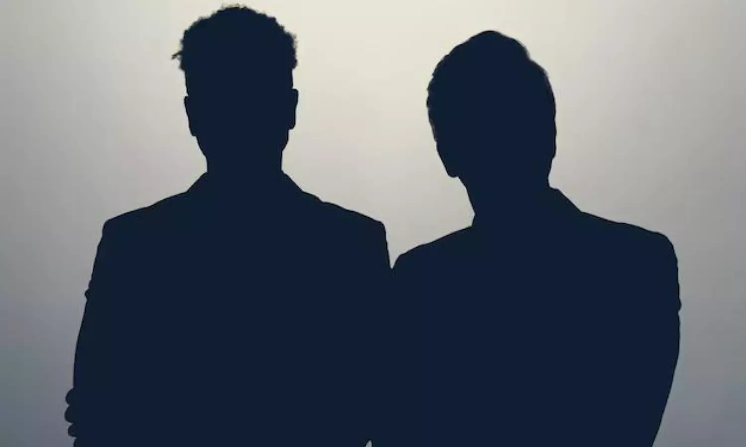 హీరోలు ఇలా ఊరించడం తగునా? హీరోలు ఇలా ఊరించడం తగునా?