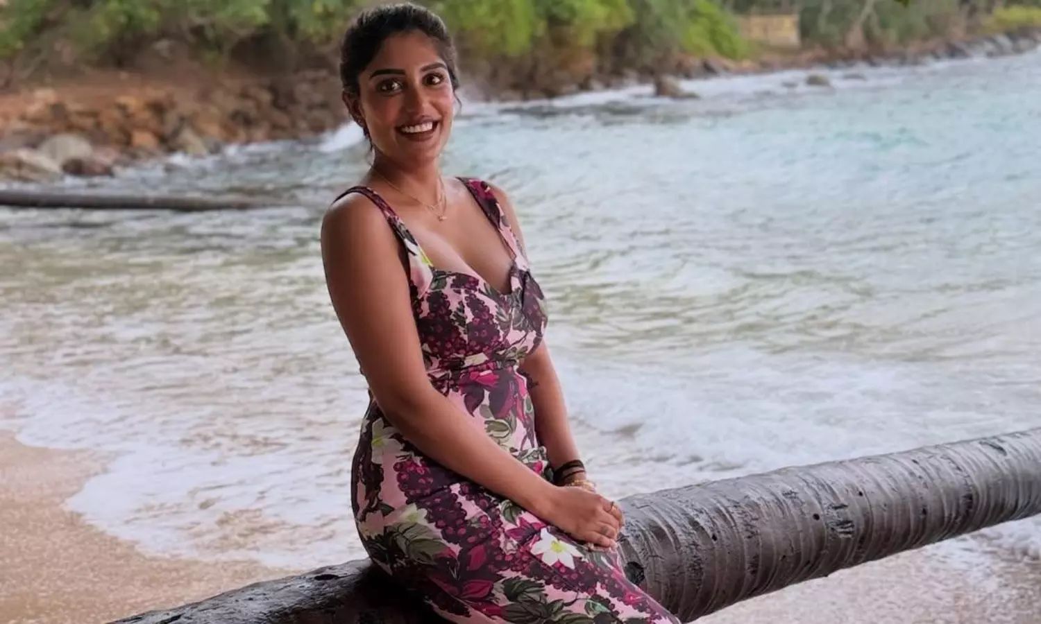 బీచ్ లో సూప్రితా.. హై గ్లామర్ డోస్!