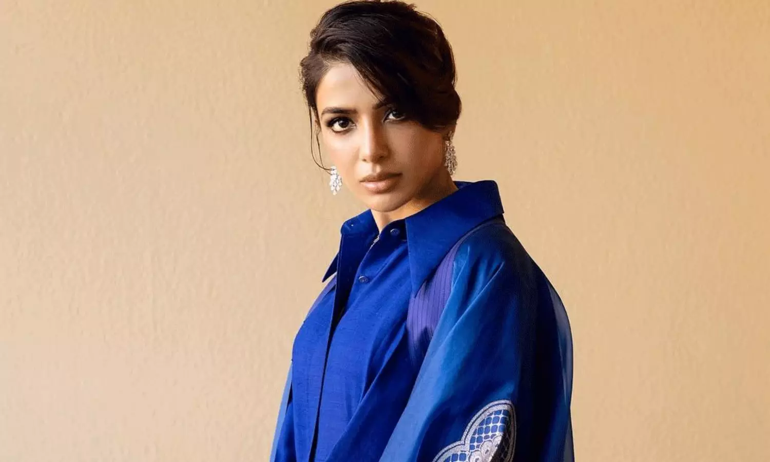 గ్లామర్ క్వీన్ లా సామ్ మెరుపులు