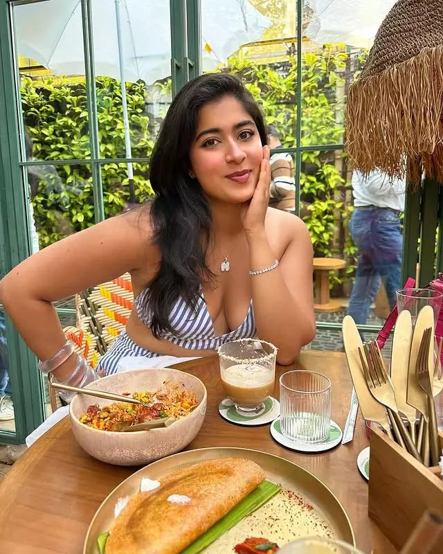 Nikita Sharmas Sun-Kissed Maldives Moments