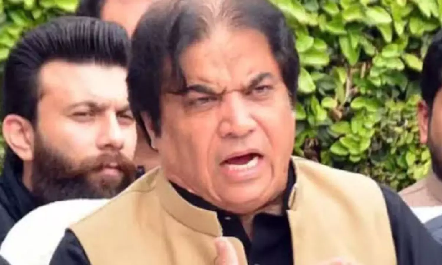 130 అణుబాంబులా.. వాపును చూసి పాక్ బలుపు 130 అణుబాంబులా.. వాపును చూసి పాక్ బలుపు