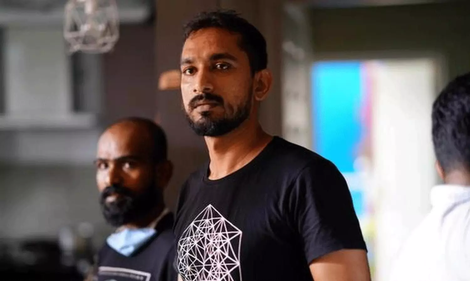 సినీ ఇండస్ట్రీలో మళ్ళీ డ్ర*గ్స్ కలకలం.. దొరికిపోయిన టాలెంటెడ్ దర్శకులు సినీ ఇండస్ట్రీలో మళ్ళీ డ్ర*గ్స్ కలకలం.. దొరికిపోయిన టాలెంటెడ్ దర్శకులు