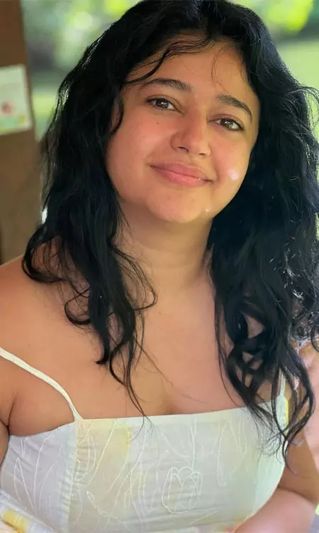 Poonam Bajwa Spreads Sunday Cheer with Her Latest Pic