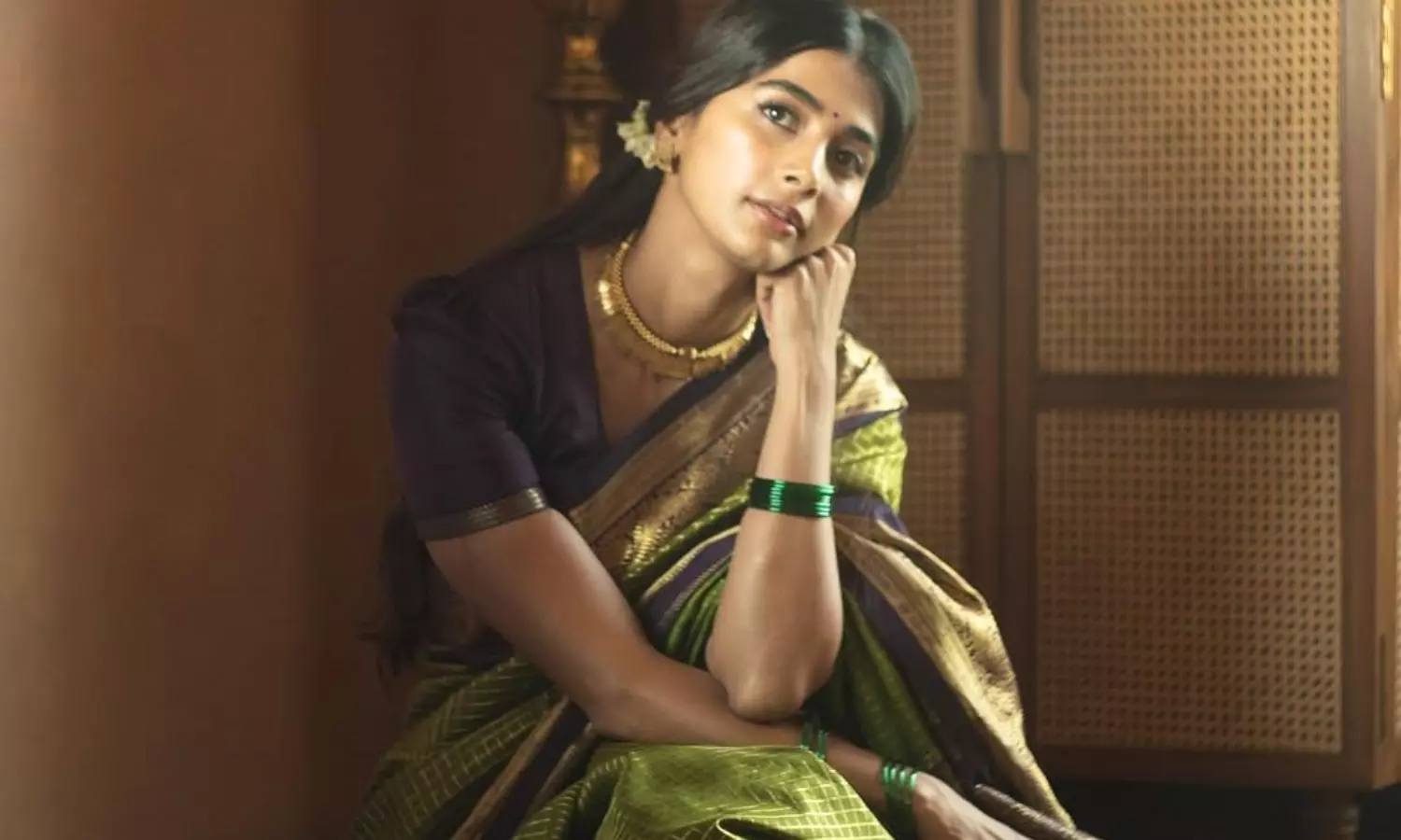 Pooja Hegde Retro Looks Pooja Hegde Retro Looks
