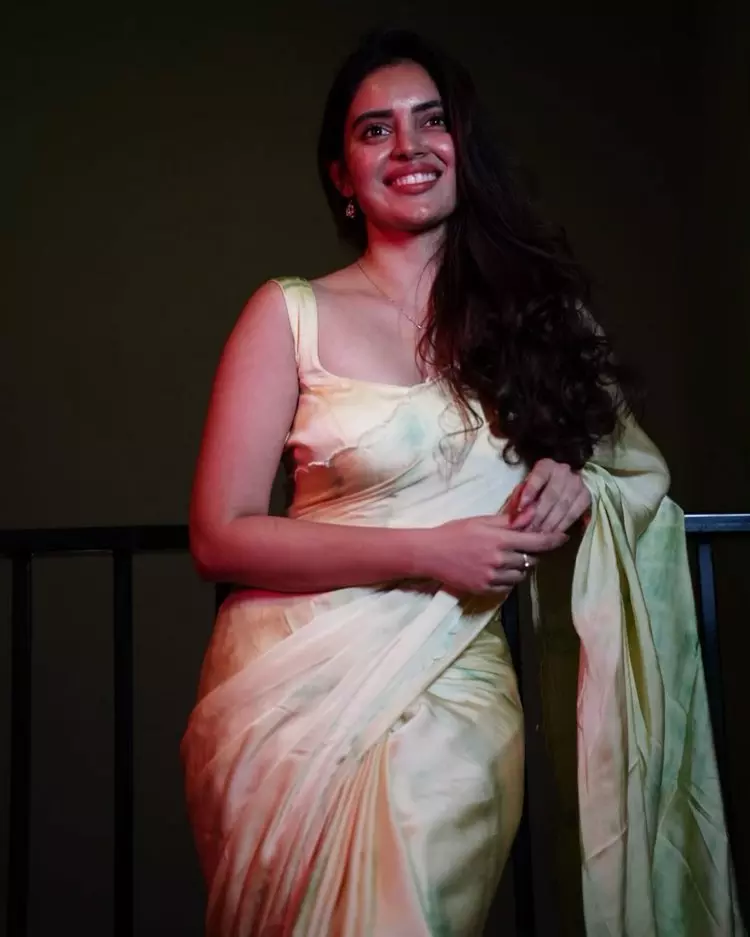 Kushita Kallapu – Beauty Beyond Words