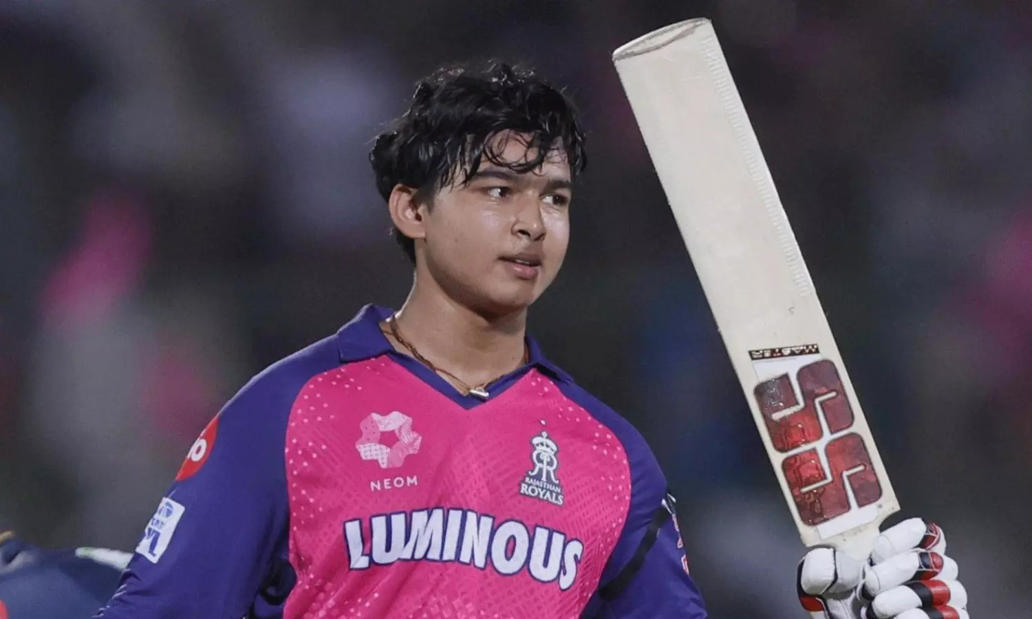 14 ఏళ్లకే సెంచరీ.. టీమ్ ఇండియాలోకి వచ్చేస్తాడా? సచిన్ ను దాటేస్తాడా? 14 ఏళ్లకే సెంచరీ.. టీమ్ ఇండియాలోకి వచ్చేస్తాడా? సచిన్ ను దాటేస్తాడా?