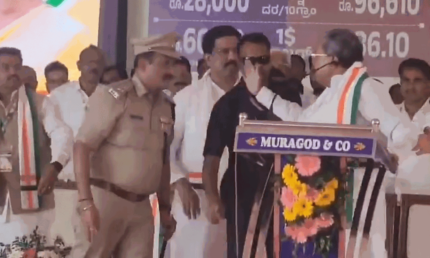 ఏఎస్పీని కొట్టబోయిన సీఎం- తీవ్ర దుమారం