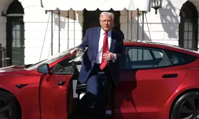 Trump Eases Tariff Stance on Auto Industry