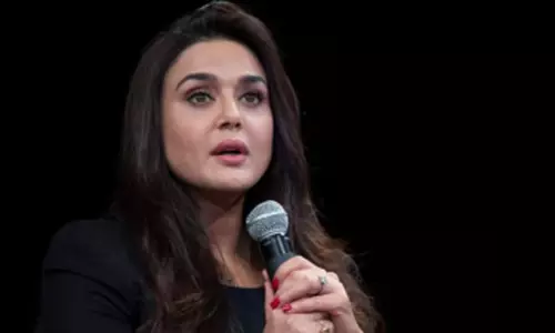 రాజ‌కీయాల్లోకి లాగొద్దు.. టాప్ హీరోయిన్ ఆవేద‌న‌