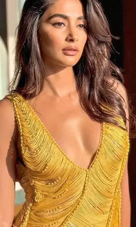 Pooja Hegde Looks Glamorous in This Look