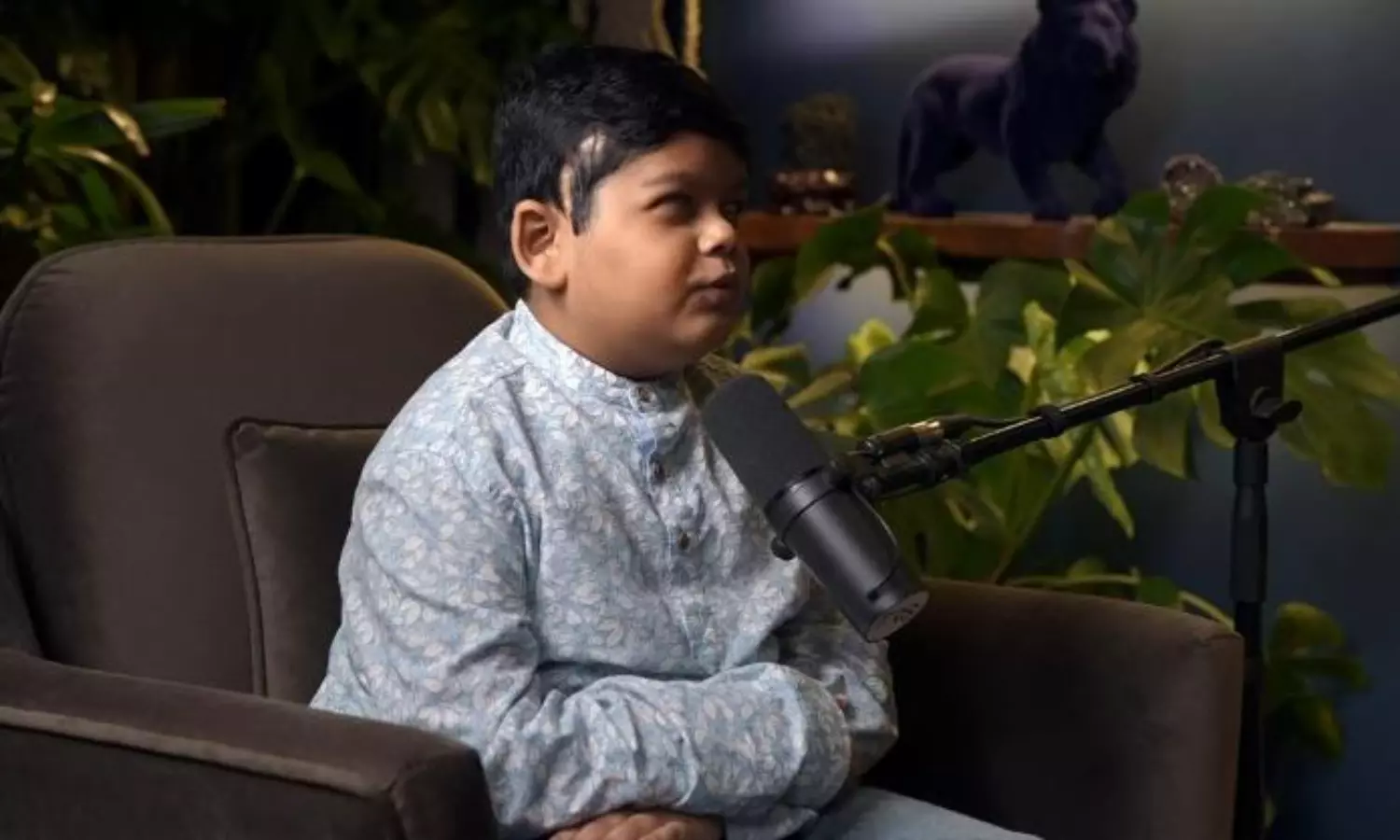 B&D మధ్య C అదే జీవితం అంటున్న 14 ఏళ్ల అంధబాలుడు