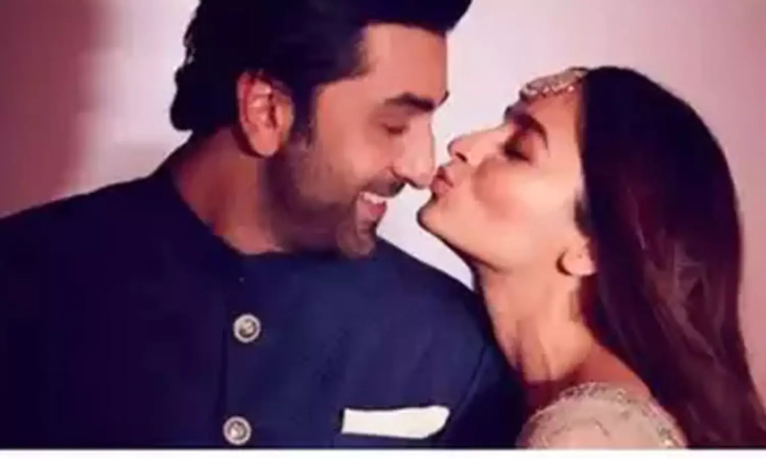 నైట్ సీన్స్ లో బాలీవుడ్ జంట బిజీ