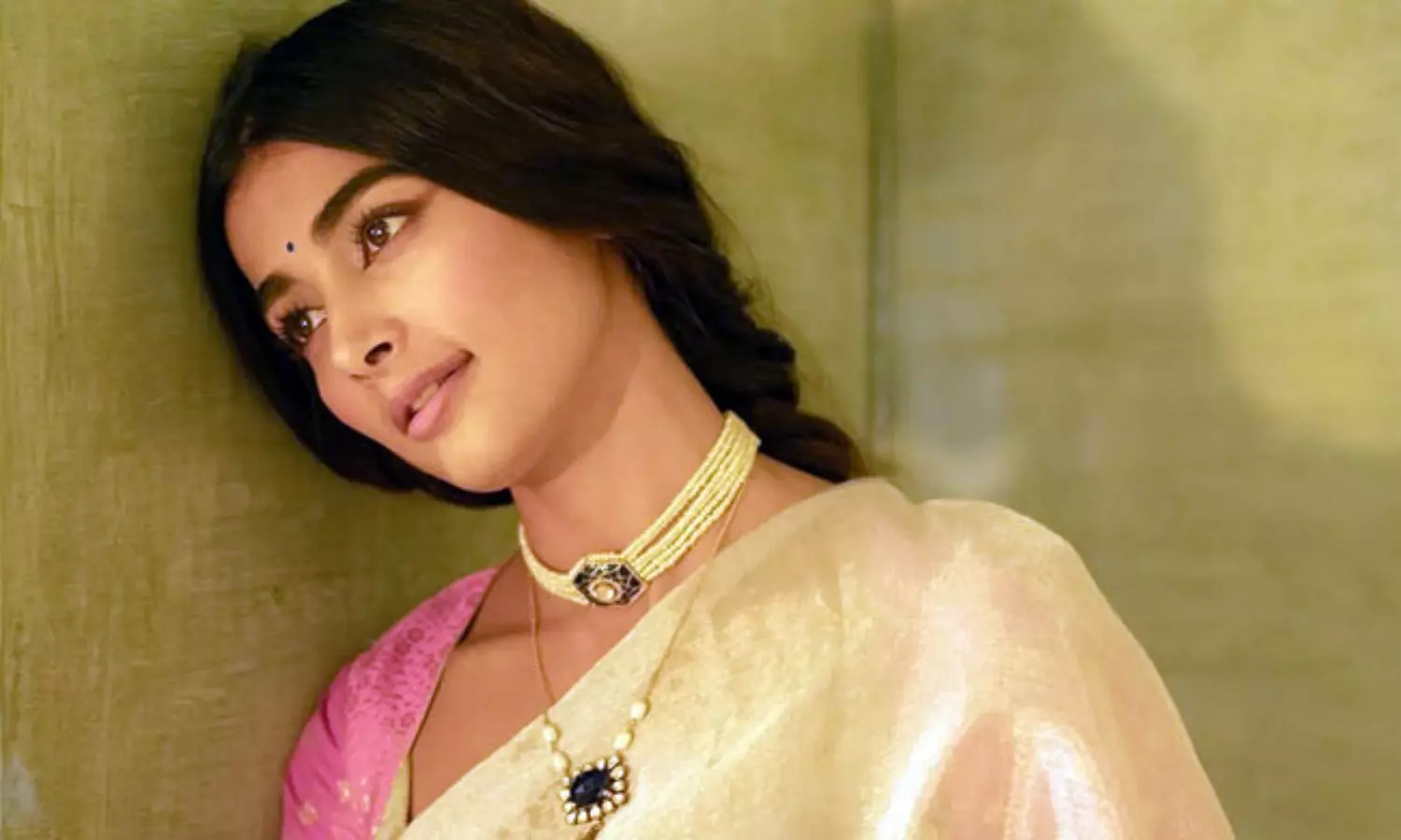 ఇప్పుడు బుట్ట బొమ్మ పరిస్థితి ఏంటి..? ఇప్పుడు బుట్ట బొమ్మ పరిస్థితి ఏంటి..?