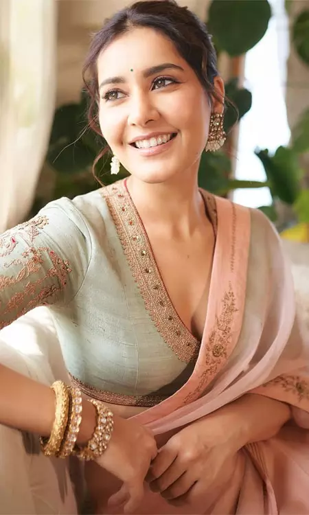 Raashi Khanna Radiates Grace in Elegant Pastel Saree