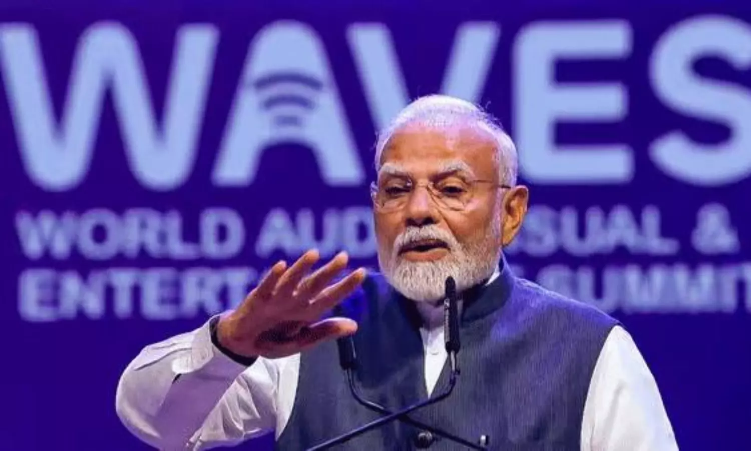 రాజమౌళి గురించి మోడీ కామెంట్స్..!