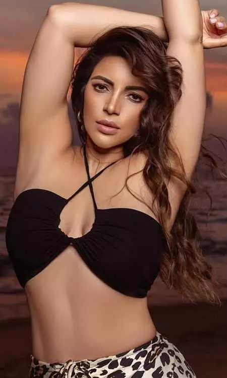 Shama Sikander�s Beachside Look Has Us Dreaming