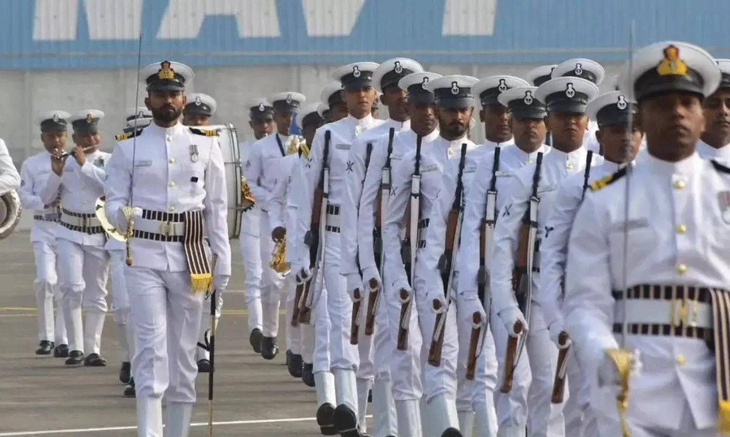 కార్వార్‌లో భారత నౌకాదళం గర్జన..  గాలి, నేల, నీరు పాక్ ను చుట్టుముట్టిన భారత్