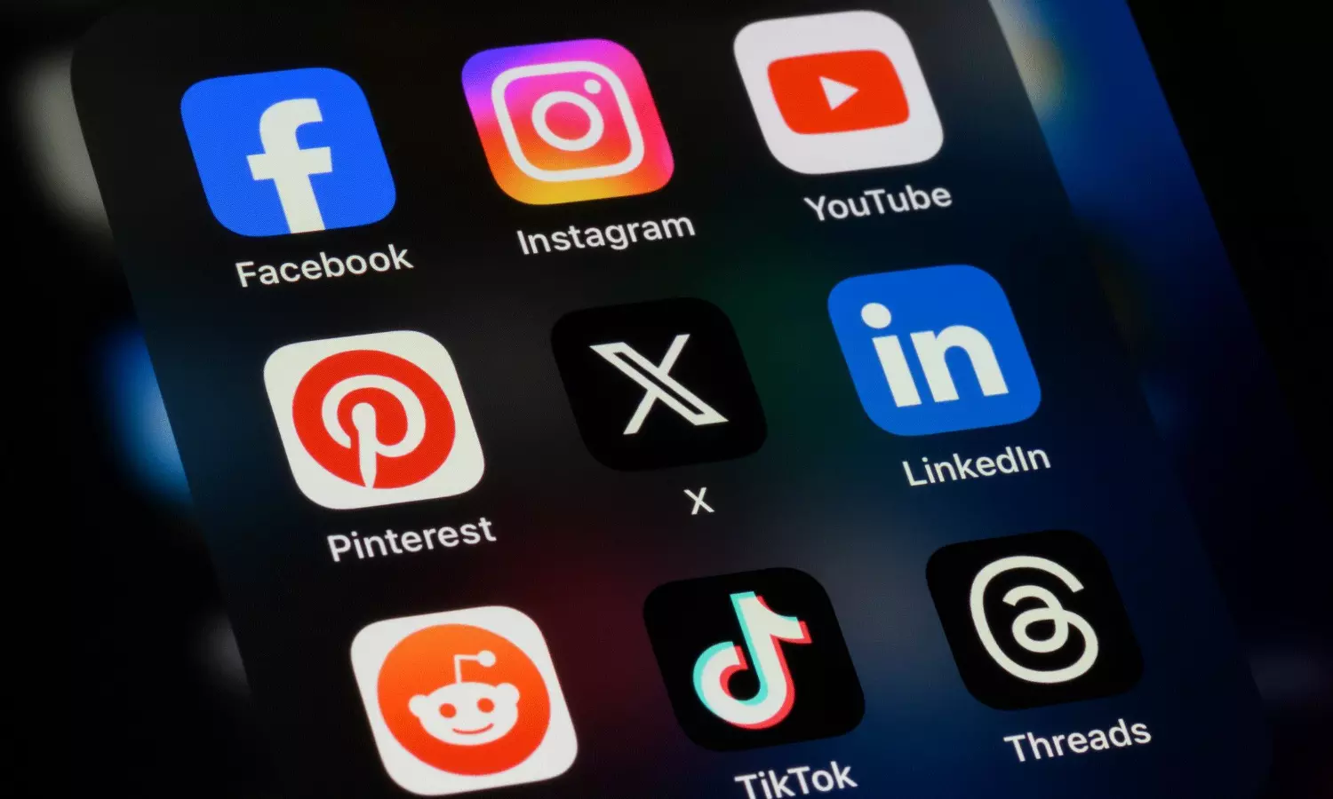 ఈ రూల్స్ అతిక్రమిస్తే మీ సోషల్ మీడియా అకౌంట్ బ్యాన్ ఈ రూల్స్ అతిక్రమిస్తే మీ సోషల్ మీడియా అకౌంట్ బ్యాన్