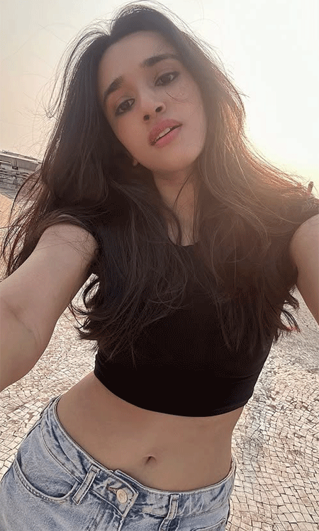 Nuveksha’s Rooftop Glow Up Has Fans Swooning!l