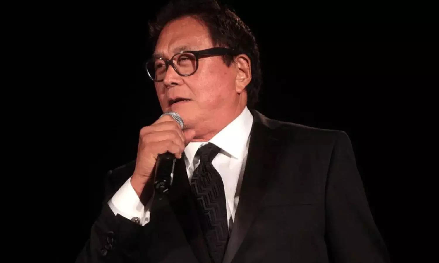 ‘రిచ్ డాడ్.. పూర్ డాడ్’ రచయిత వైరల్ పోస్టు