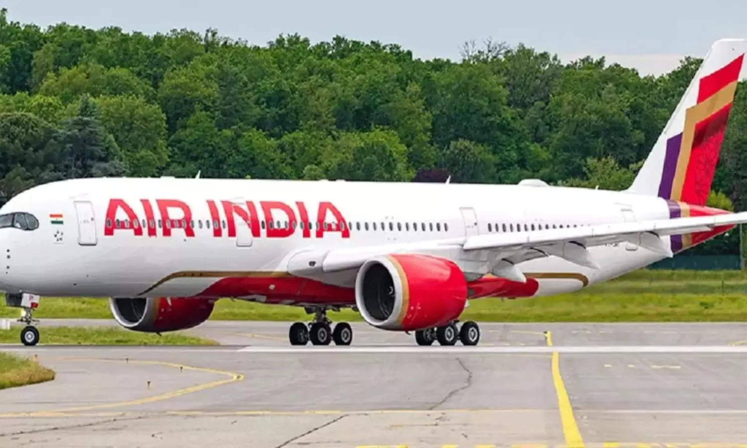 International Airlines Seek Alternatives as Pakistan Shuts Airspace International Airlines Seek Alternatives as Pakistan Shuts Airspace