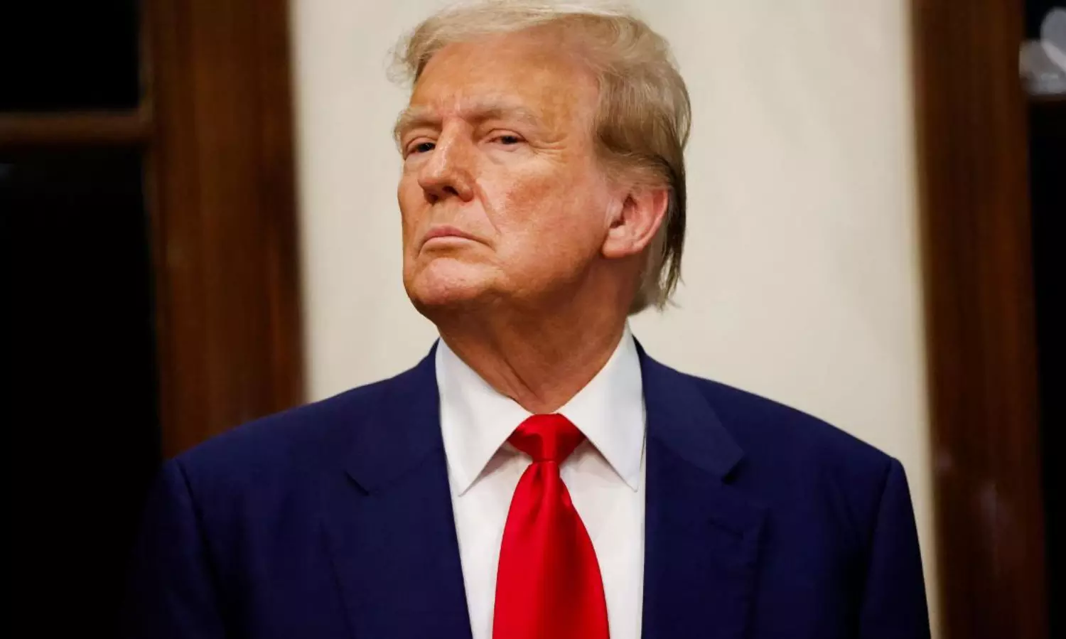 విదేశీ సినిమాలపై ట్రంప్ బాంబ్.. 100శాతం పన్ను వేయాలని సంచలన నిర్ణయం! విదేశీ సినిమాలపై ట్రంప్ బాంబ్.. 100శాతం పన్ను వేయాలని సంచలన నిర్ణయం!