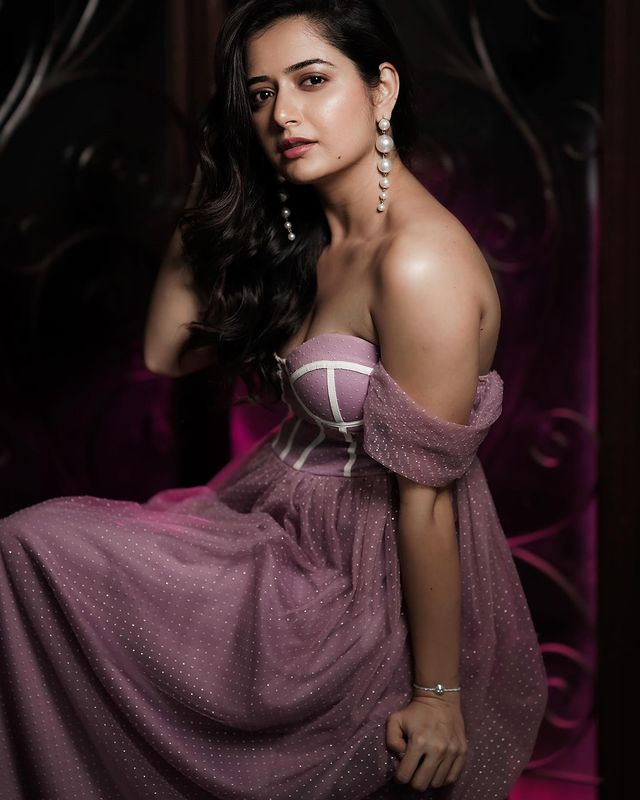 Ashika Ranganath Radiates Ethnic Grace