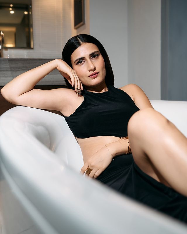 Fatima Sana Shaikh Drops a Teasing Post and Fans Can’t Stop Looking Back!