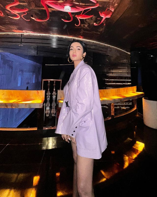 Sonal Chauhan and Her Gym Selfies: “Overcoming is Real Too!” Sonal Chauhan and Her Gym Selfies: “Overcoming is Real Too!”