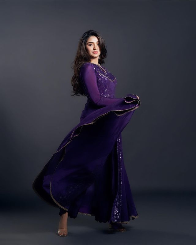 Krithi Shetty: Where Glamour Meets Simplicity