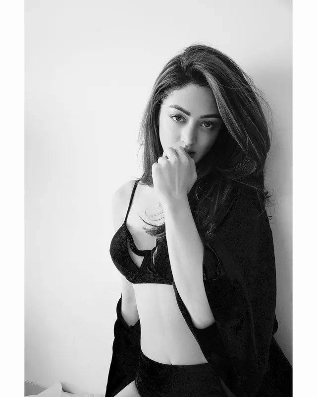 Sandeepa Dhar’s Golden Grace at Waves Summit 2025 Sandeepa Dhar’s Golden Grace at Waves Summit 2025