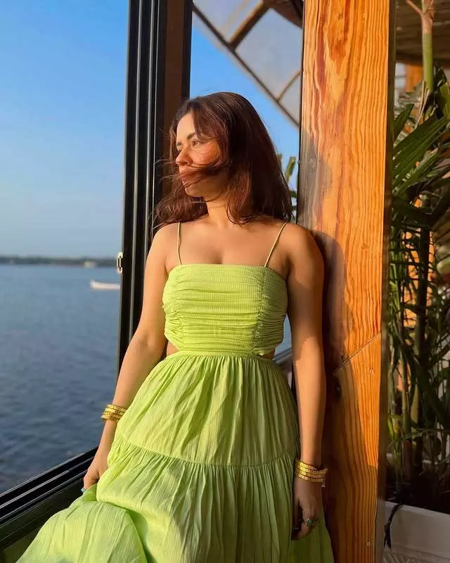 Is it the sun shining, or is it just Avneet Kaur? Is it the sun shining, or is it just Avneet Kaur?