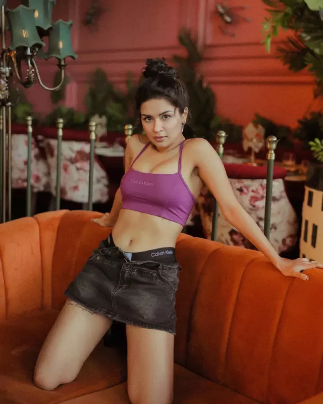 Is it the sun shining, or is it just Avneet Kaur? Is it the sun shining, or is it just Avneet Kaur?