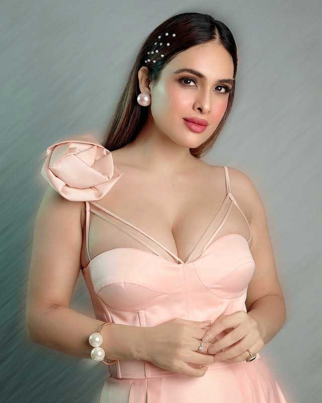 Neha Malik Turning Heads at the Gym! Neha Malik Turning Heads at the Gym!