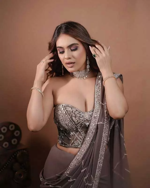 Neha Malik Turning Heads at the Gym!