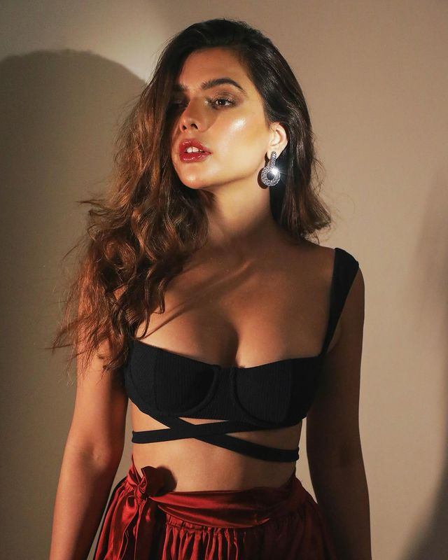 Ruhi Singh’s Fierce Look Is A Bold Message in Style