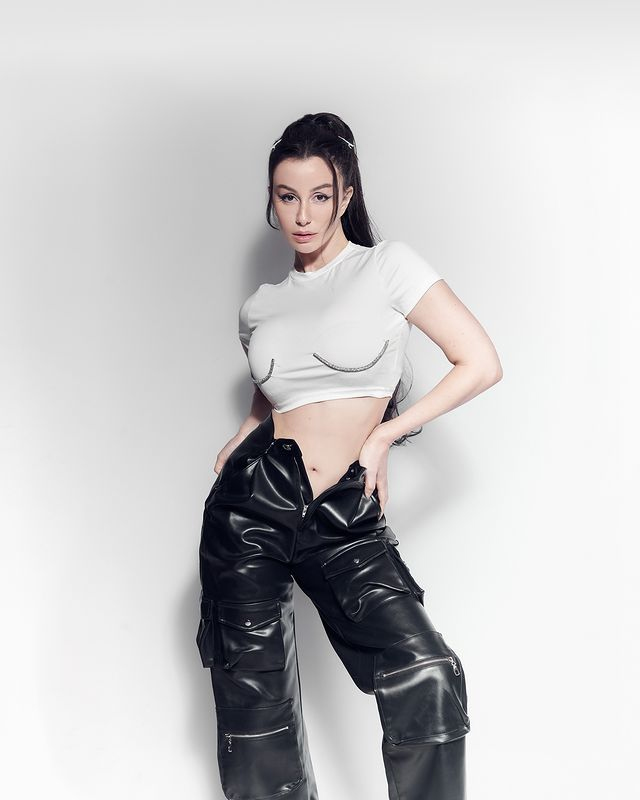 Giorgia Andriani Glam Shots Are Pure Eye Candy! Giorgia Andriani Glam Shots Are Pure Eye Candy!