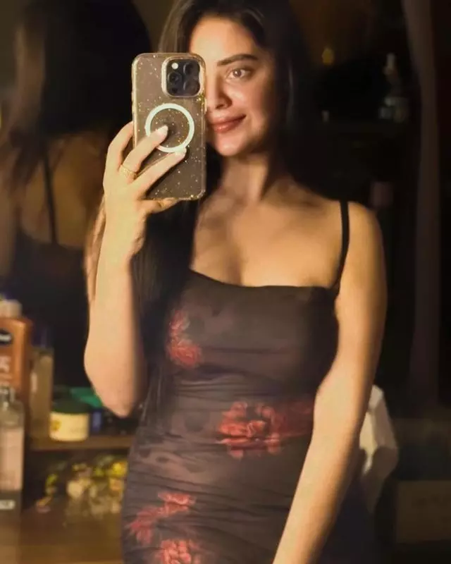 Kushita Kallapu nails the glamorous vibe effortlessly Kushita Kallapu nails the glamorous vibe effortlessly