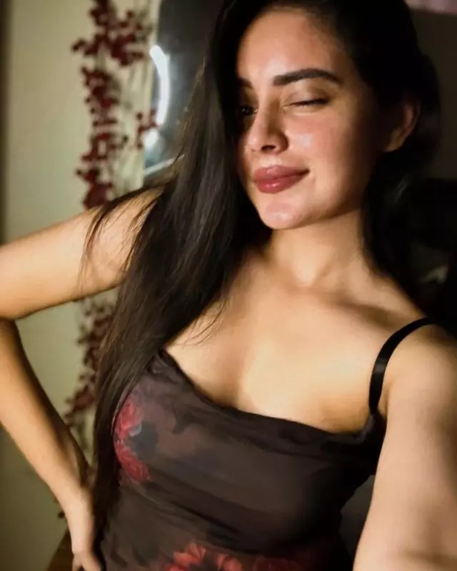 Kushita Kallapu nails the glamorous vibe effortlessly Kushita Kallapu nails the glamorous vibe effortlessly