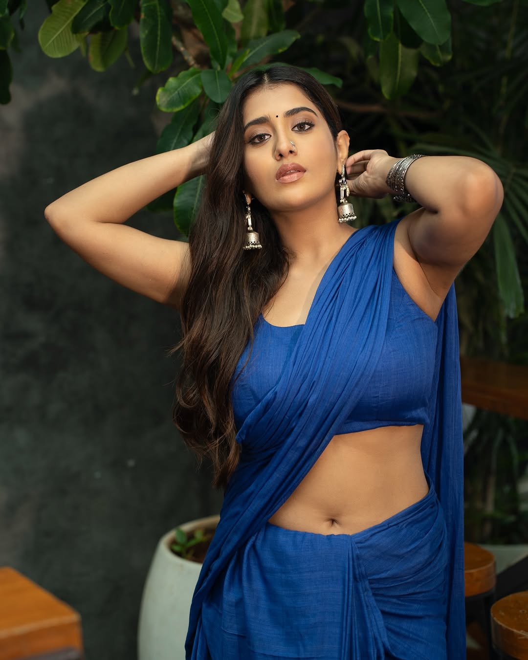 Raashi Singh Spices Up Instagram with Her Saree Look in Kitchen